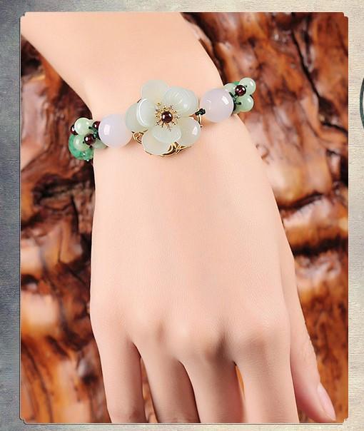 2023 Luxury Green Flower Natural White Shell Flower Stone Bracelet