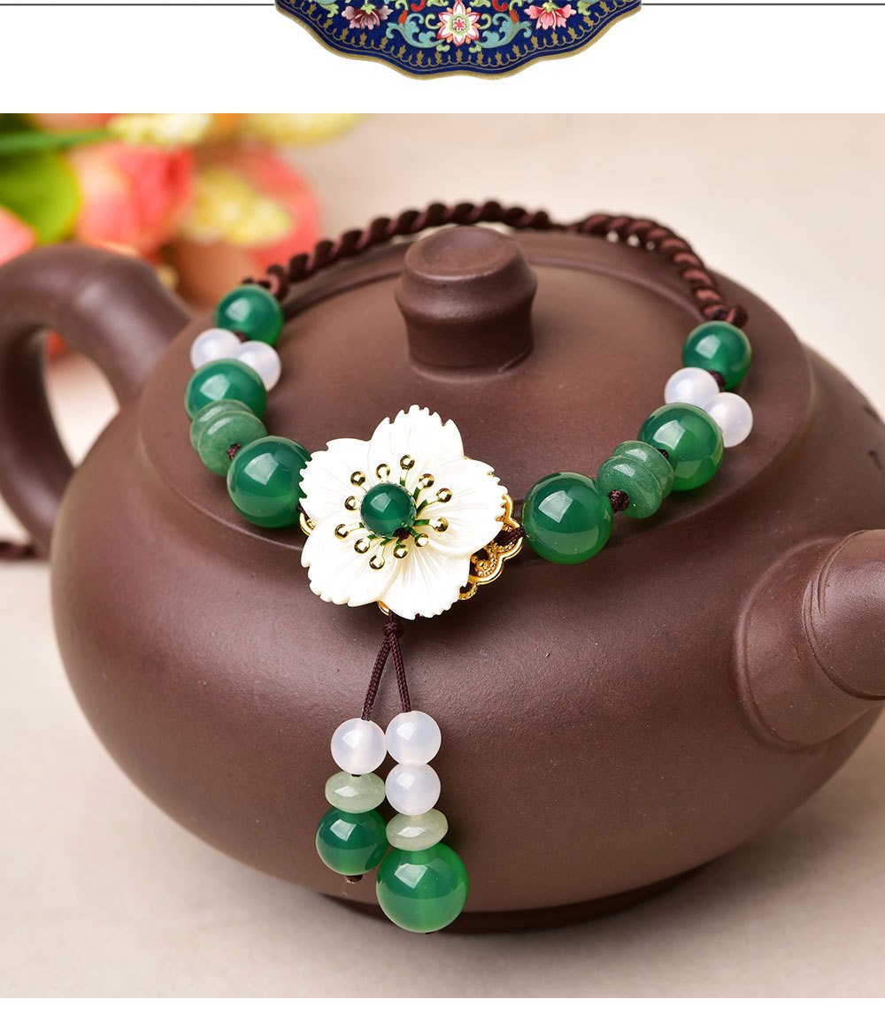 Lovely Green Aventurine & Shell Flower Necklace