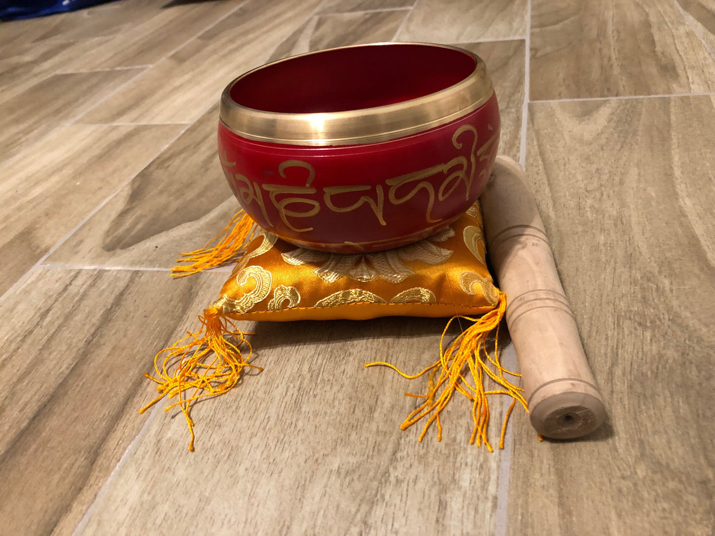 Charming Perfections EMBOSSED BUDDHA TIBETAN SINGING BOWL SET RED - Red