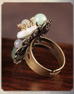 Oval Jade Shell Flower Ring