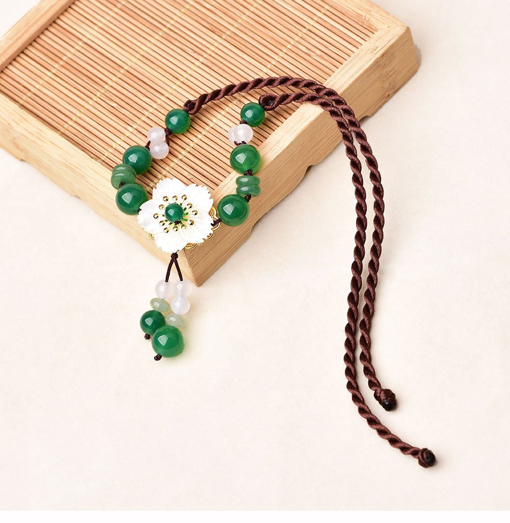 Charming Perfections High Quality Natural Green Aventurine and shell flower necklace Jewelry with wooden art background Pure Natural Stone Crystal Beauty Jewelry. Perfect for Birthday Gifts, Anniversary, Black Friday, Christmas, or any Occasion. Perfect Present for a Loved one. Fashion and Style. Very Fashionable for that special someone.