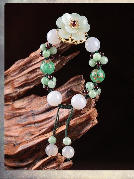 Charming Perfections High Quality Natural Green Agate flower bracelet Jewelry with wooden art background Pure Natural Stone Crystal Beauty Jewelry. Perfect for Birthday Gifts, Anniversary, Black Friday, Christmas, or any Occasion. Perfect Present for a Loved one. Fashion and Style. Very Fashionable for that special someone.