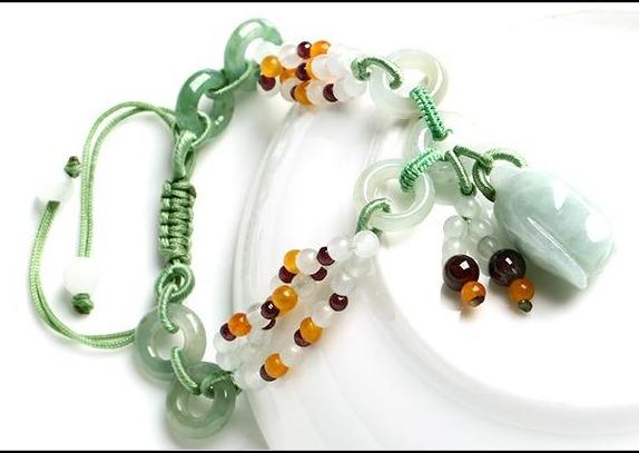 Charming Perfections High Quality Natural Green Jade Garnet tulip bracelet Jewelry with white background Pure Natural Stone Crystal Beauty Jewelry. Perfect for Birthday Gifts, Anniversary, Black Friday, Christmas, or any Occasion. Perfect Present for a Loved one. Fashion and Style. Very Fashionable for that special someone.